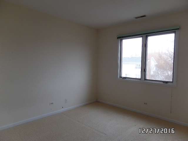 595 Greenview Ln, Wheeling, IL 60090 photo 16