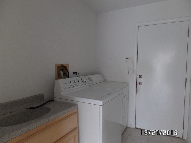595 Greenview Ln, Wheeling, IL 60090 photo 9