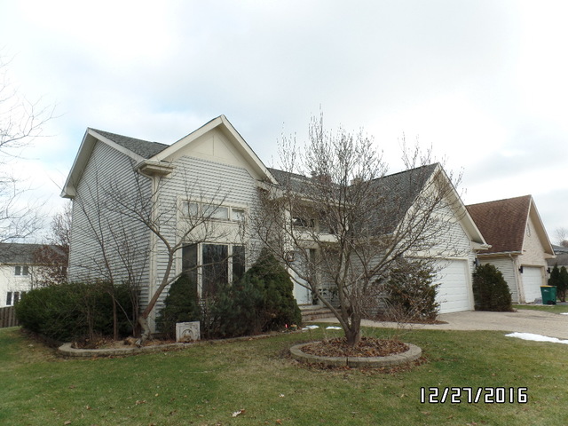 595 Greenview Ln, Wheeling, IL 60090 photo 2