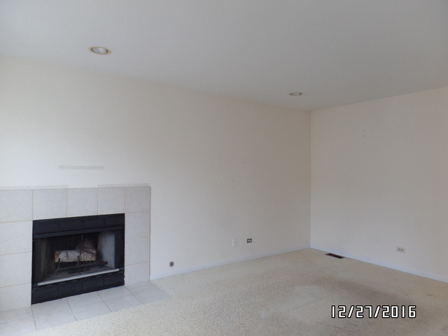 595 Greenview Ln, Wheeling, IL 60090 photo 11
