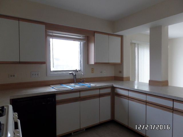 595 Greenview Ln, Wheeling, IL 60090 photo 6