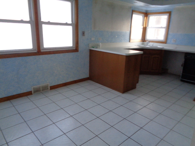 18519 Burnham Ave, Lansing, IL 60438 photo 5