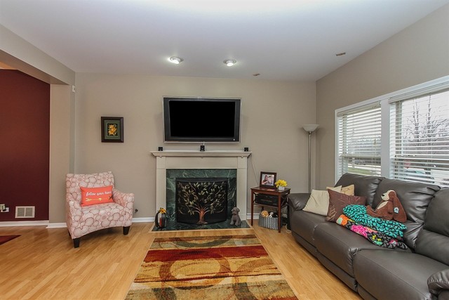 2080 Norwich Dr, Bartlett, IL 60103 photo 8