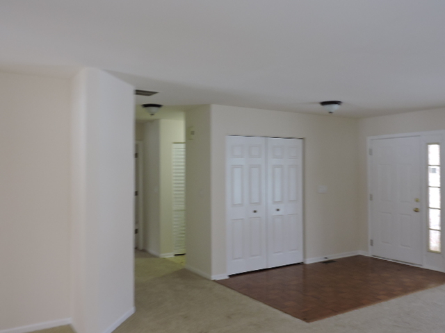 609 Rose Ln, Bartlett, IL 60103 photo 3