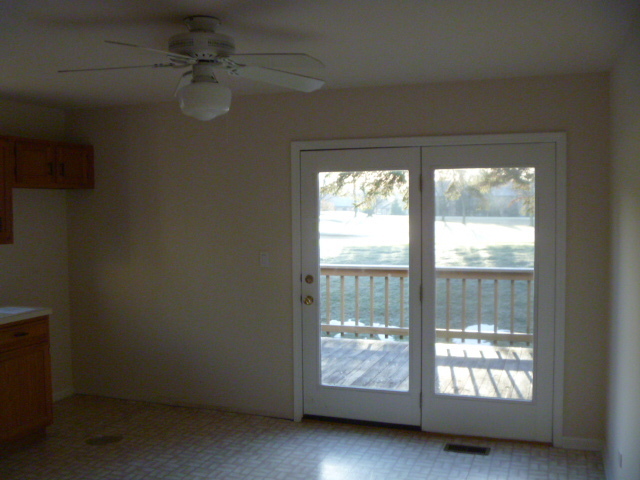 609 Rose Ln, Bartlett, IL 60103 photo 7