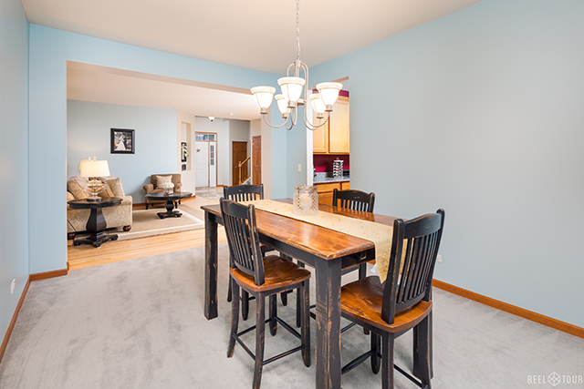 315 Weymouth Ave, Elgin, IL 60124 photo 4