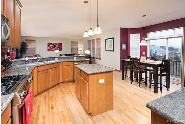 315 Weymouth Ave, Elgin, IL 60124 photo 3