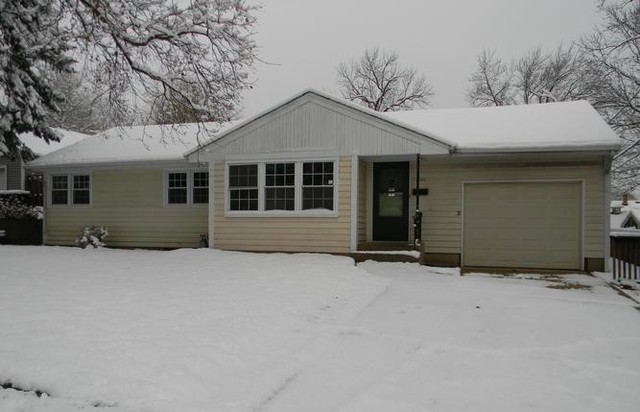 766 Oak St, Elgin, IL 60123 photo 2