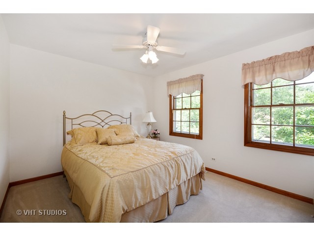 1670 Ithaca Dr, Naperville, IL 60565 photo 18