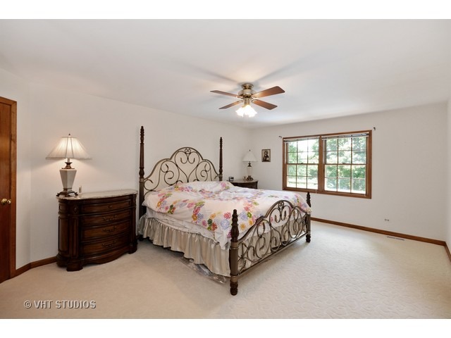 1670 Ithaca Dr, Naperville, IL 60565 photo 15