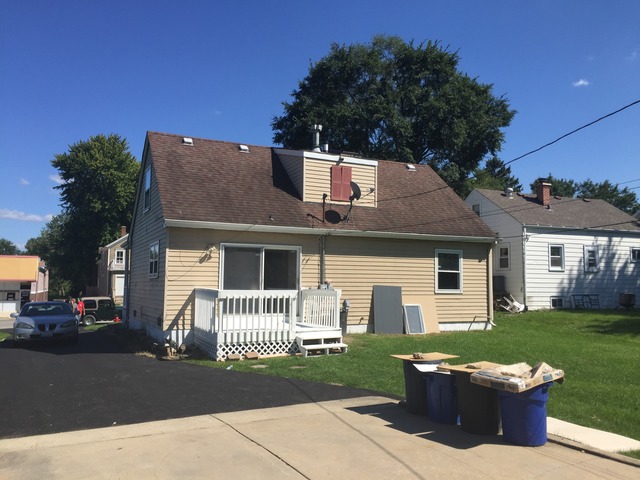 1013 Bangs St, Aurora, IL 60505 photo 2