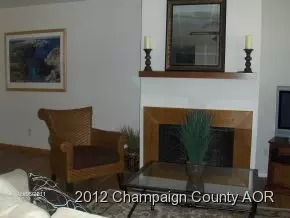 1918 Crescent, Champaign, IL 61821 photo 2