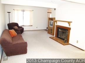 2103 Sunview Dr, Champaign, IL 61821 photo 3
