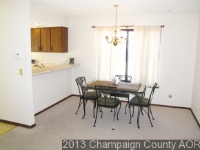 2103 Sunview Dr, Champaign, IL 61821 photo 5