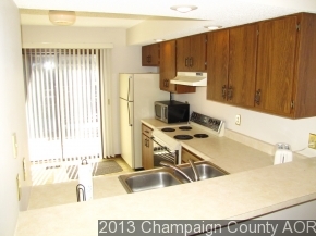 2103 Sunview Dr, Champaign, IL 61821 photo 4