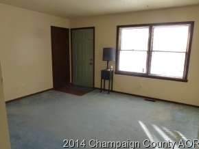 1702 Stratford Dr, Champaign, IL 61821 photo 2