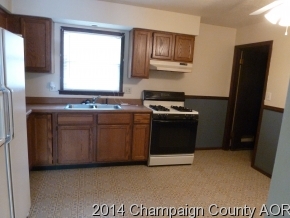 1702 Stratford Dr, Champaign, IL 61821 photo 4