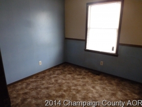 1702 Stratford Dr, Champaign, IL 61821 photo 5