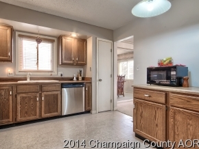 1605 Harbor Point Dr, Champaign, IL 61821 photo 7