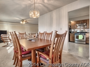 1605 Harbor Point Dr, Champaign, IL 61821 photo 4