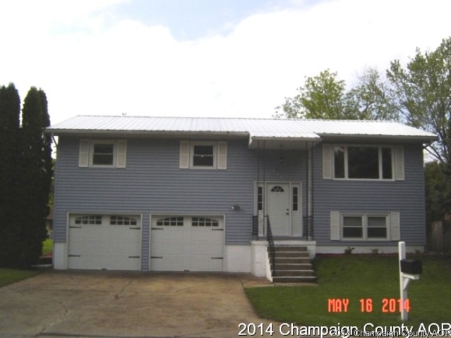 908 Pinecrest Dr, Rantoul, IL 61866 photo 1