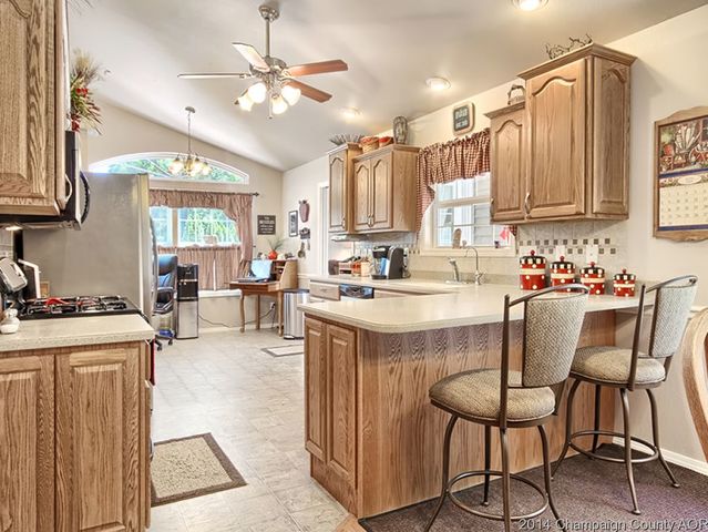 7841 Buttercup Rd, Weldon, IL 61882 photo 8