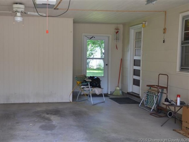 328 Forest Ln, Arthur, IL 61911 photo 12