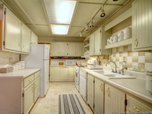 245 S Eldon, Cisco, IL 61830 photo 9