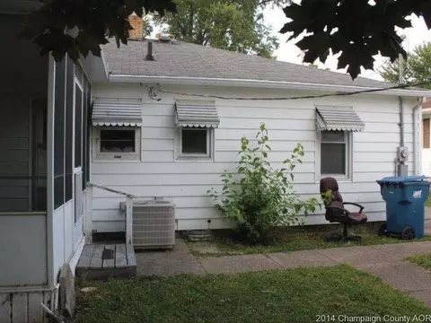 519 E Ash St, Watseka, IL 60970 photo 2