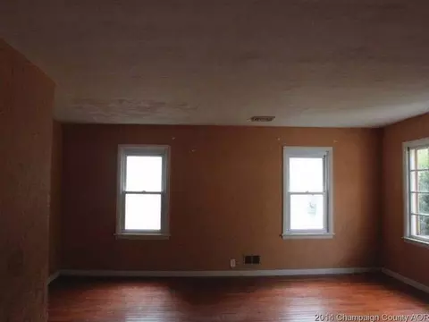 519 E Ash St, Watseka, IL 60970 photo 4