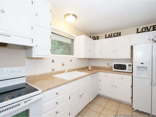 1909 Cypress Dr, Champaign, IL 61821 photo 3