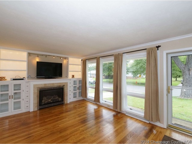 1909 Cypress Dr, Champaign, IL 61821 photo 2