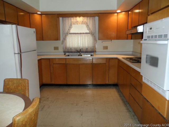 1208 Thomas Dr, Champaign, IL 61821 photo 9