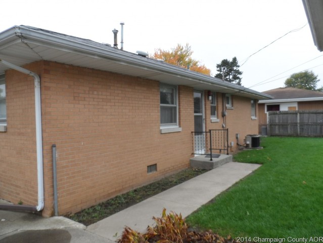 1208 Thomas Dr, Champaign, IL 61821 photo 11