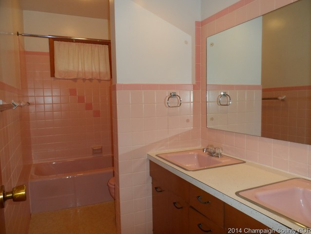 1208 Thomas Dr, Champaign, IL 61821 photo 4