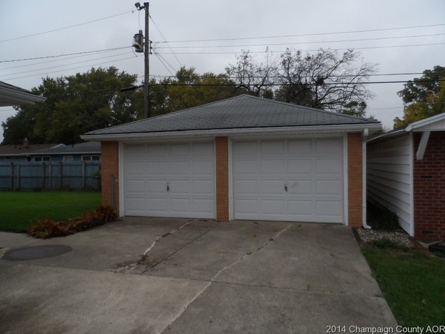 1208 Thomas Dr, Champaign, IL 61821 photo 10