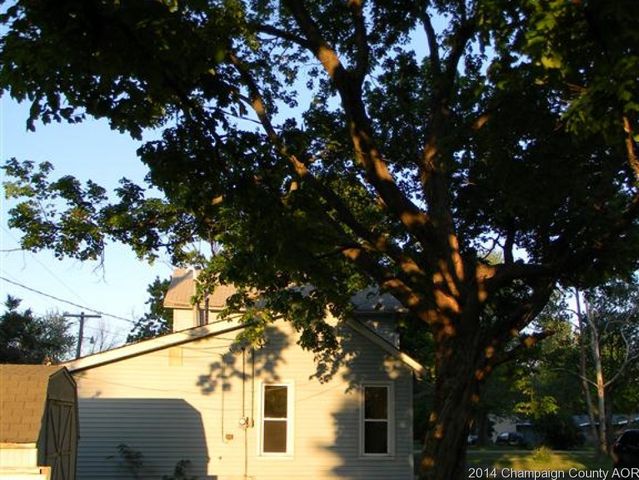 25 Lynn St, Weldon, IL 61882 photo 4