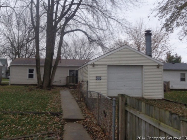 106 N Seminary St, Downs, IL 61736 photo 2