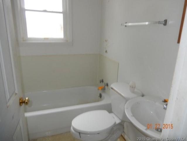 1613 Gates Dr, Rantoul, IL 61866 photo 5