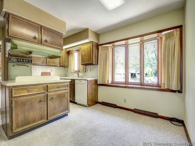 17 S Moery Dr, Bement, IL 61813 photo 7
