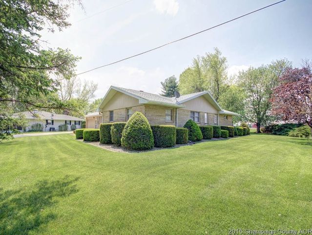 17 S Moery Dr, Bement, IL 61813 photo 2