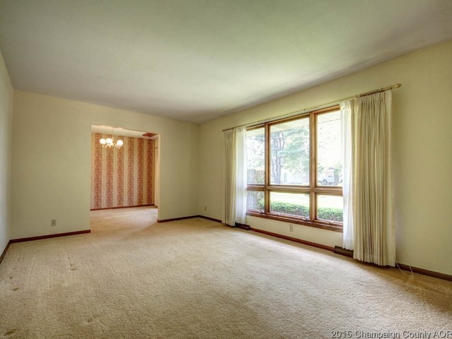 17 S Moery Dr, Bement, IL 61813 photo 4