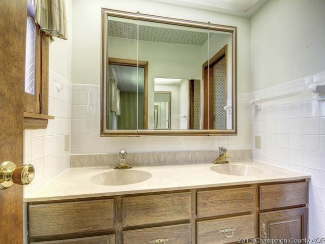 17 S Moery Dr, Bement, IL 61813 photo 21