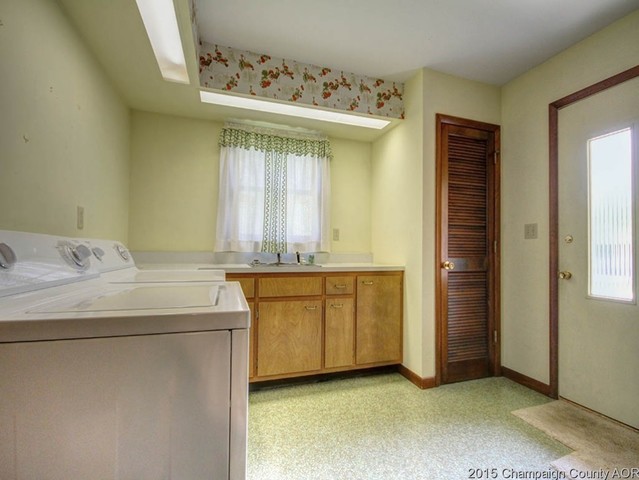 17 S Moery Dr, Bement, IL 61813 photo 22