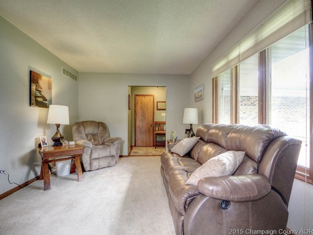 1215 Dickens Dr, Monticello, IL 61856 photo 2