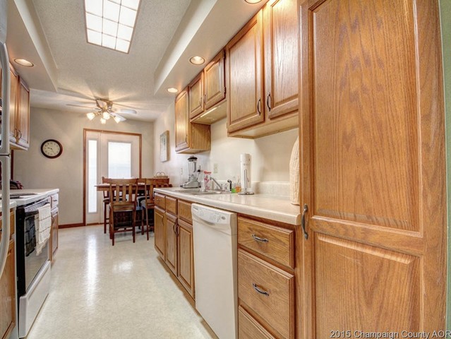 1215 Dickens Dr, Monticello, IL 61856 photo 10