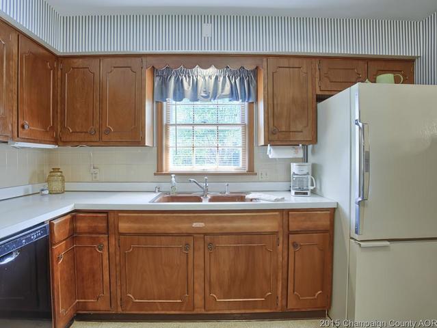 2112 Galen Dr, Champaign, IL 61821 photo 8