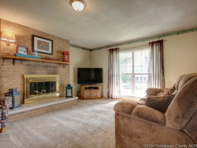 1005 Maplepark Dr, Champaign, IL 61821 photo 3