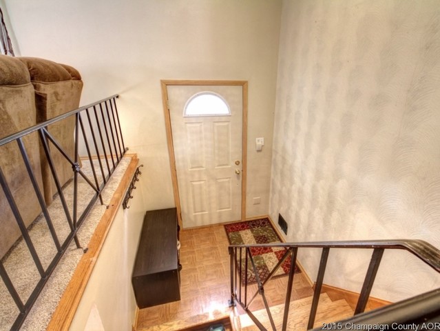 1005 Maplepark Dr, Champaign, IL 61821 photo 2