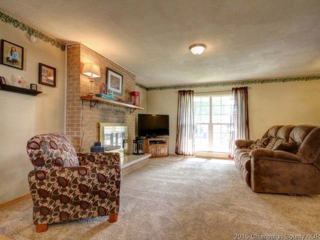 1005 Maplepark Dr, Champaign, IL 61821 photo 5